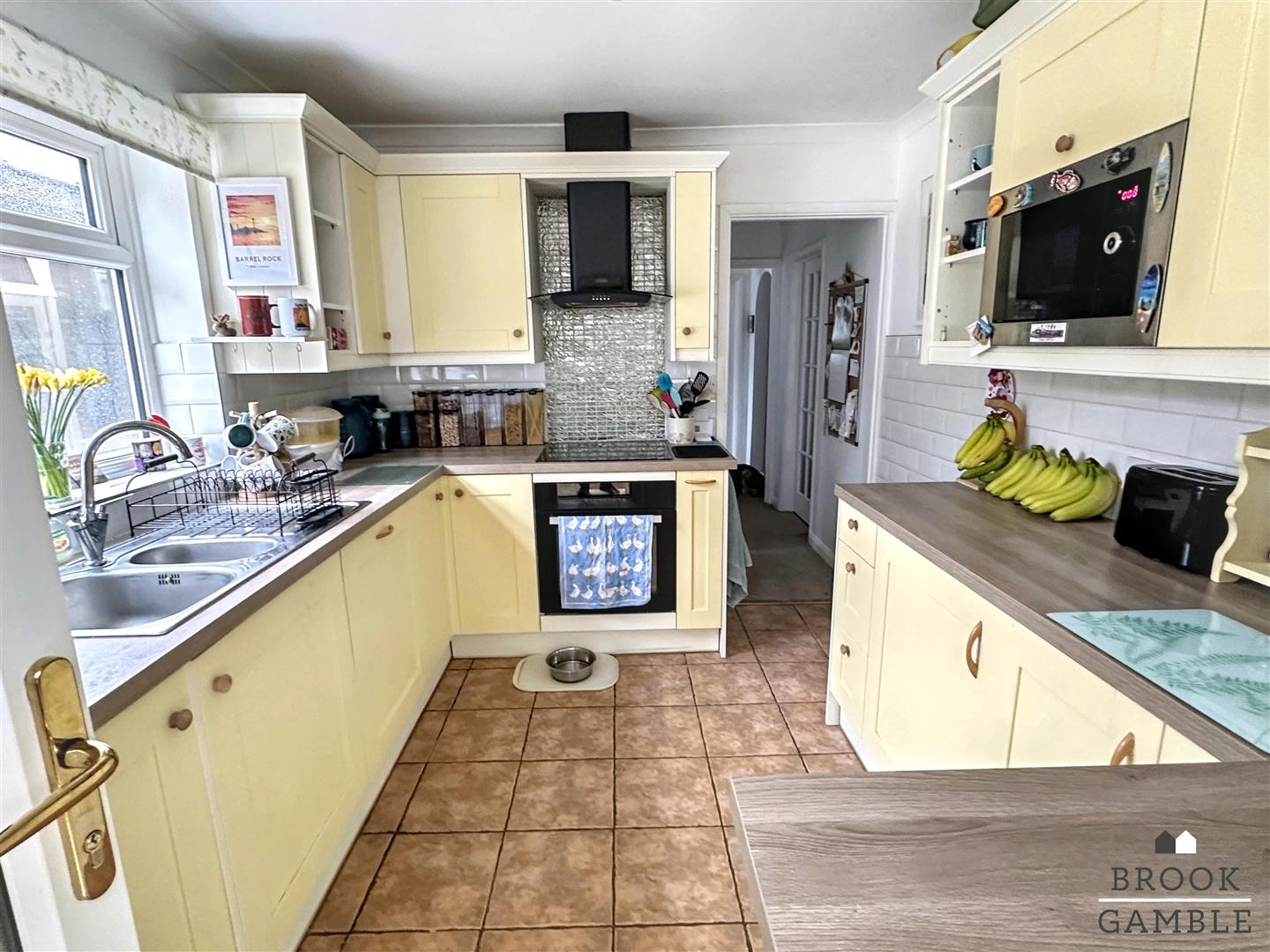 5 Bedroom House. Selmeston Road in Eastbourne,  9